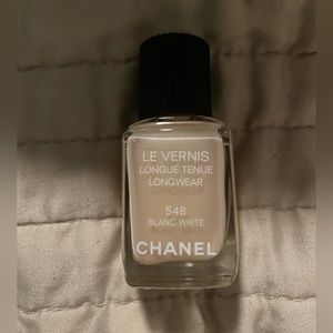 Chanel Le Vernis longue tenue Longwear nail colour 548 Blanc White